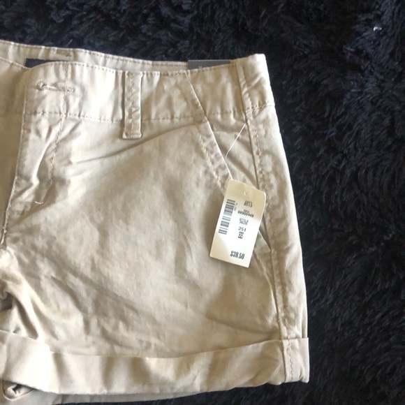 Khaki shorts - Picture 2 of 3